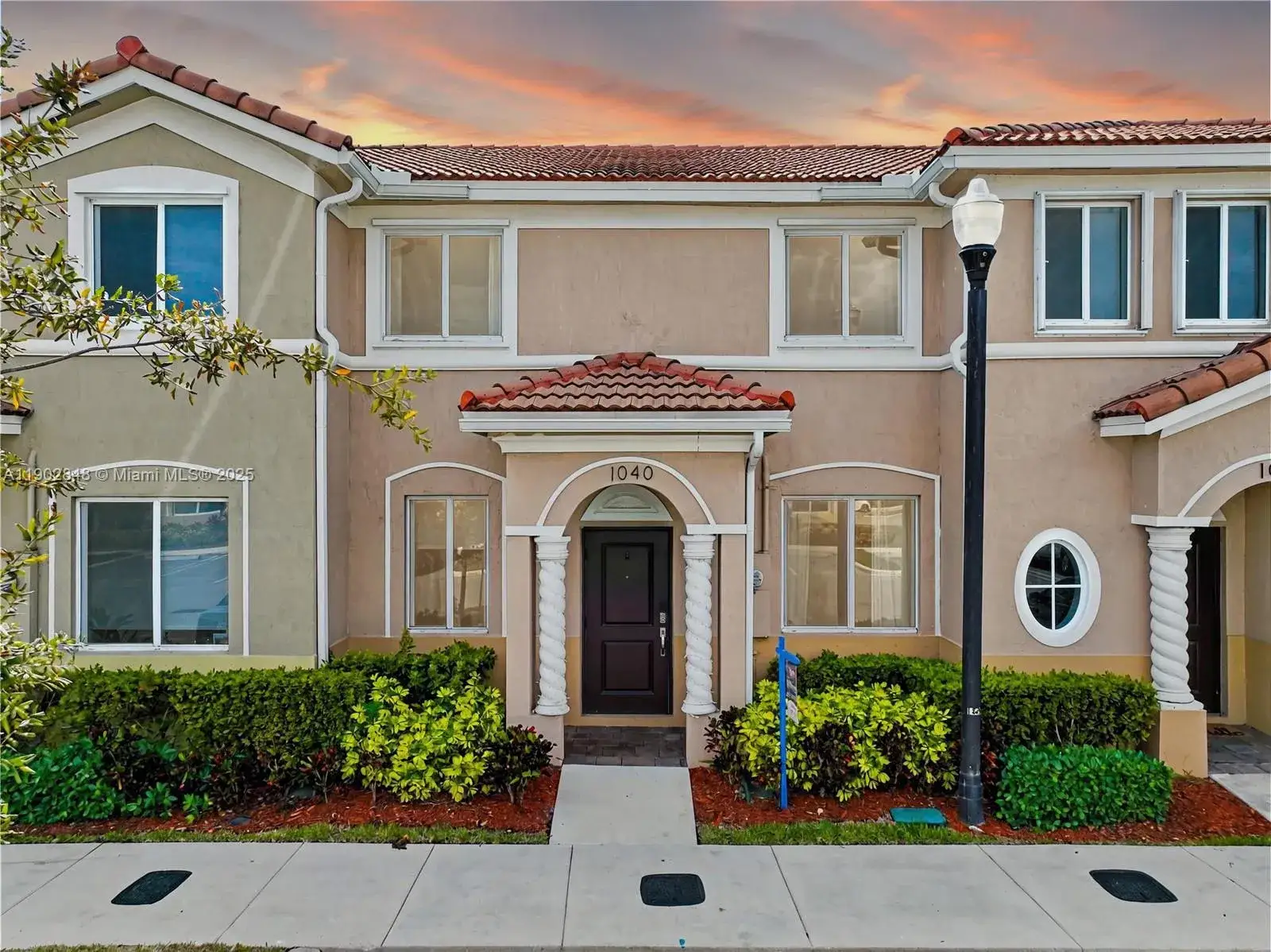3 bedroom 2 bath Residential for sale at 1040 SE 24th Ave, Homestead FL 33035