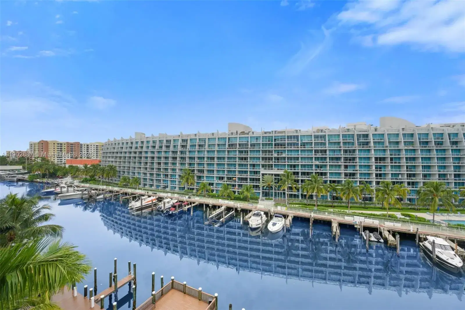 2 bedroom 2 bath Residential for sale at 3001 NE 185 St # 613, Aventura FL 33180