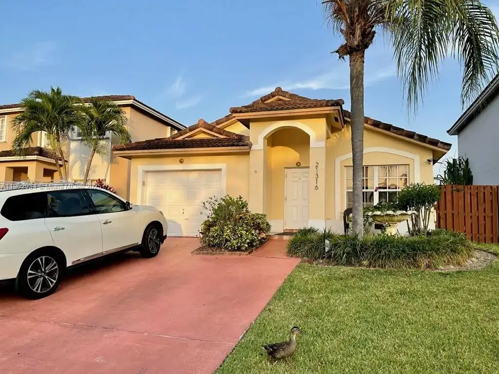 3 bedroom 2 bath Residential for sale at 21316 SW 87th Pl, Cutler Bay FL 33189