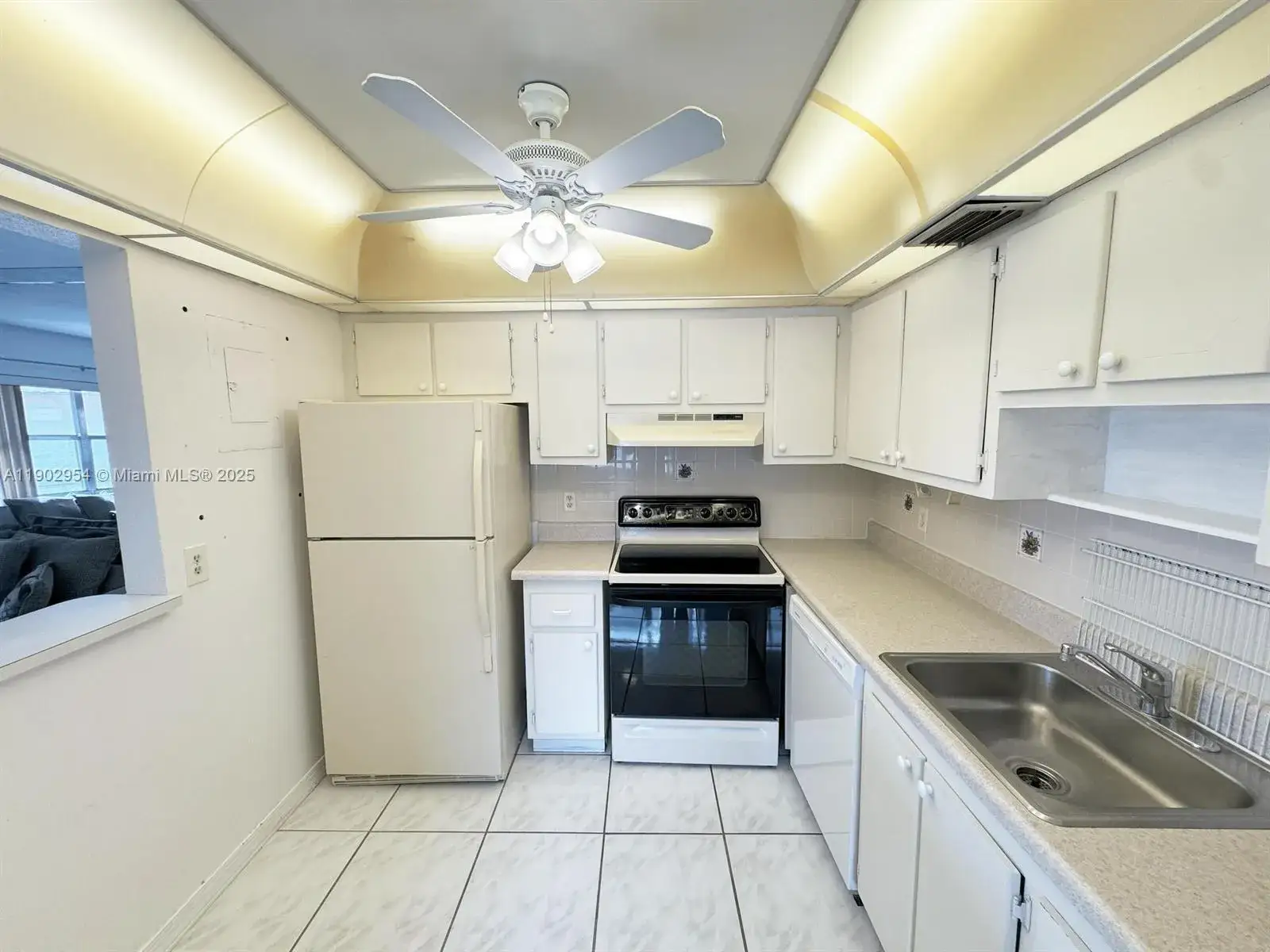 1 bedroom 1 bath Residential Lease for rent at 379 Saxony H # 379, Delray Beach FL 33446