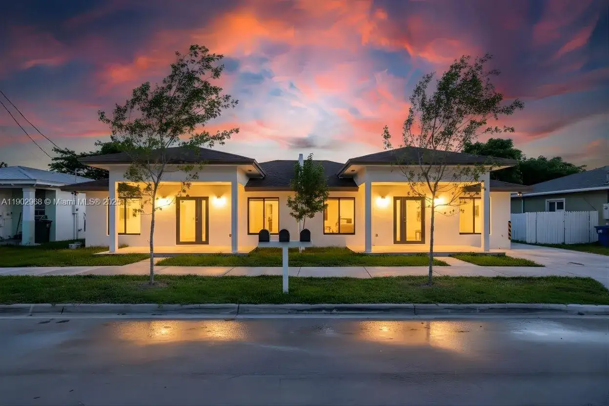 2 bedroom 1 bath Residential Lease for rent at 10362 SW 180th St # 0, Miami FL 33157