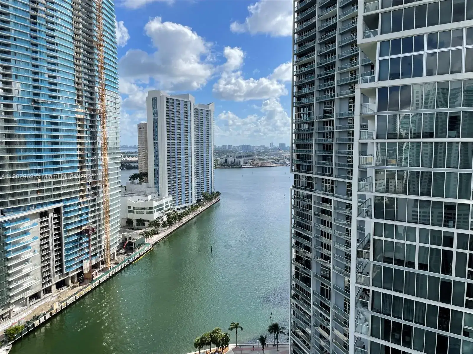 2 bedroom 2 bath Residential Lease for rent at 485 Brickell Ave # 2602, Miami FL 33131