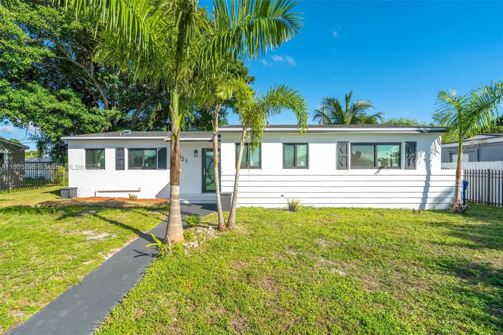 3 bedroom 2 bath Residential for sale at 1021 NW 195th St, Miami Gardens FL 33169