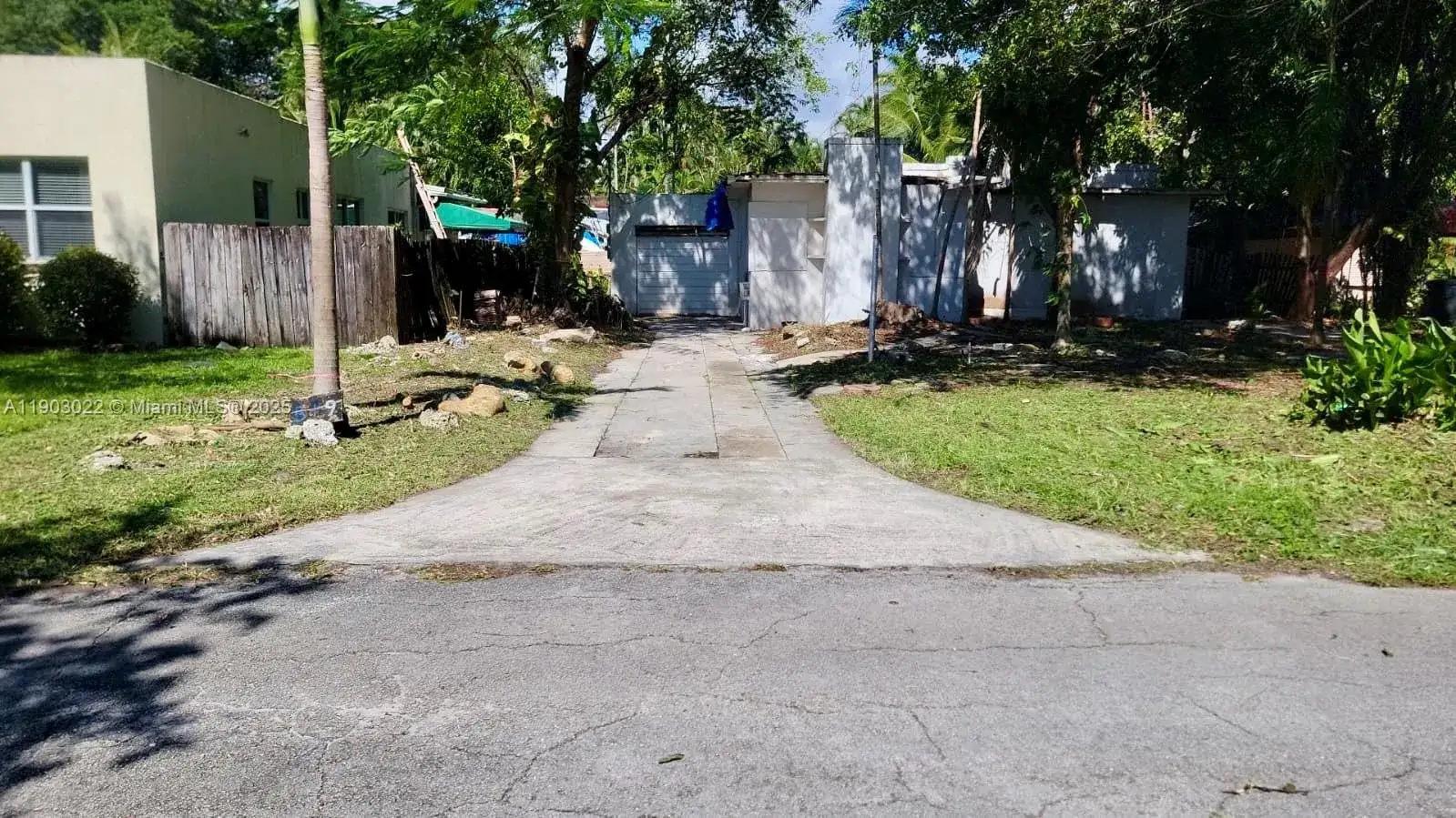 2 bedroom 1 bath Residential for sale at 519 NE 118th St, Biscayne Park FL 33161