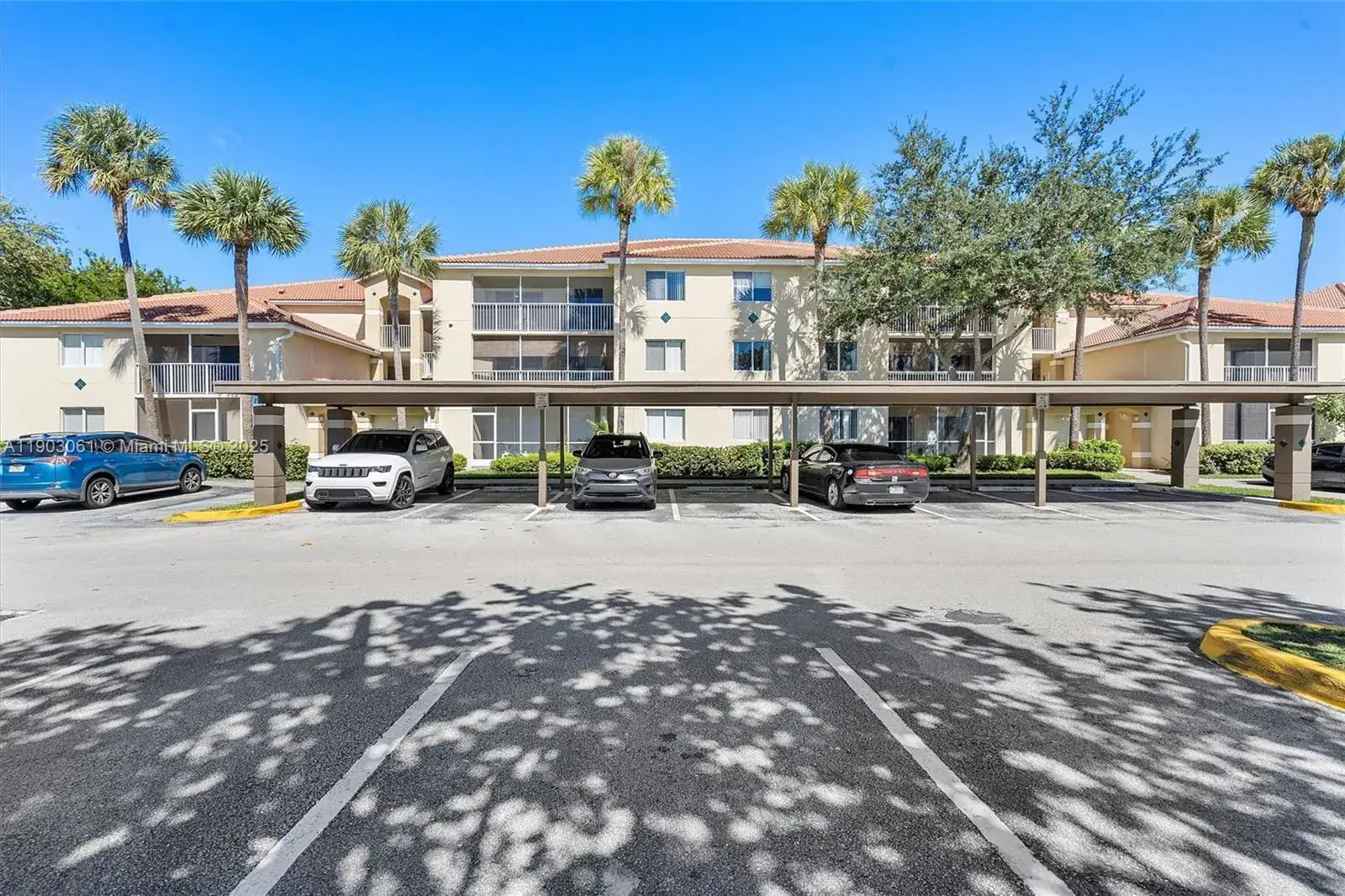 1 bedroom 1 bath Residential for sale at 450 S Park Rd # 105, Hollywood FL 33021