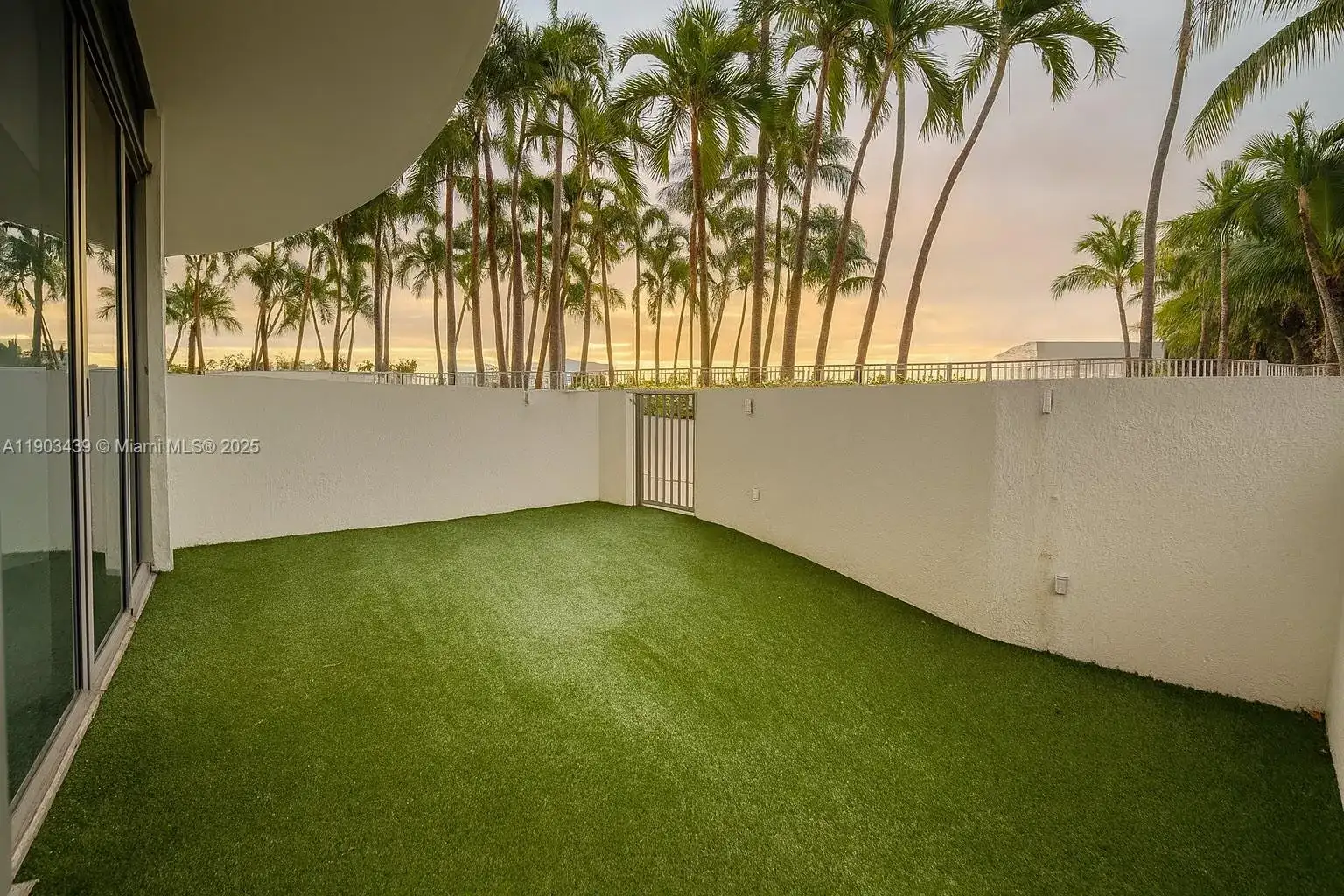1 bedroom 2 bath Residential for sale at 3029 NE 188th St # 324, Aventura FL 33180