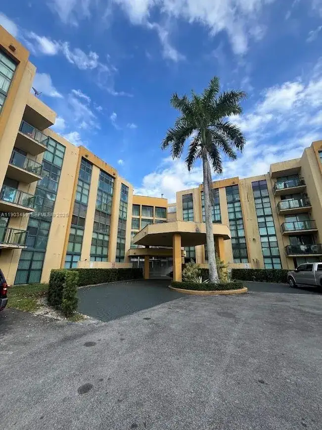 2 bedroom 2 bath Residential Lease for rent at 11790 SW 18th St # 3, Miami FL 33175