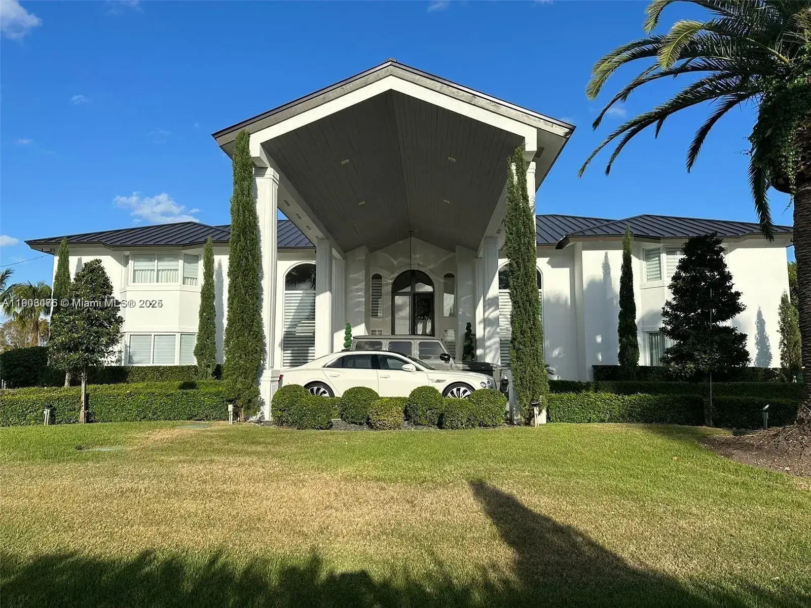 7 bedroom 7 bath Residential for sale at 15 SW 124th Ave, Miami FL 33184