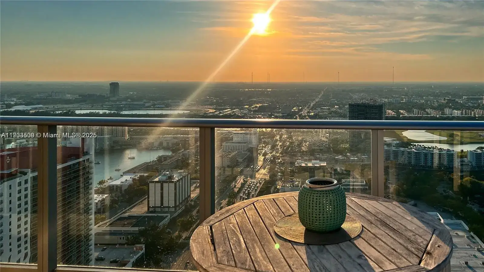 2 bedroom 2 bath Residential for sale at 4010 S Ocean Dr # T4302, Hollywood FL 33019