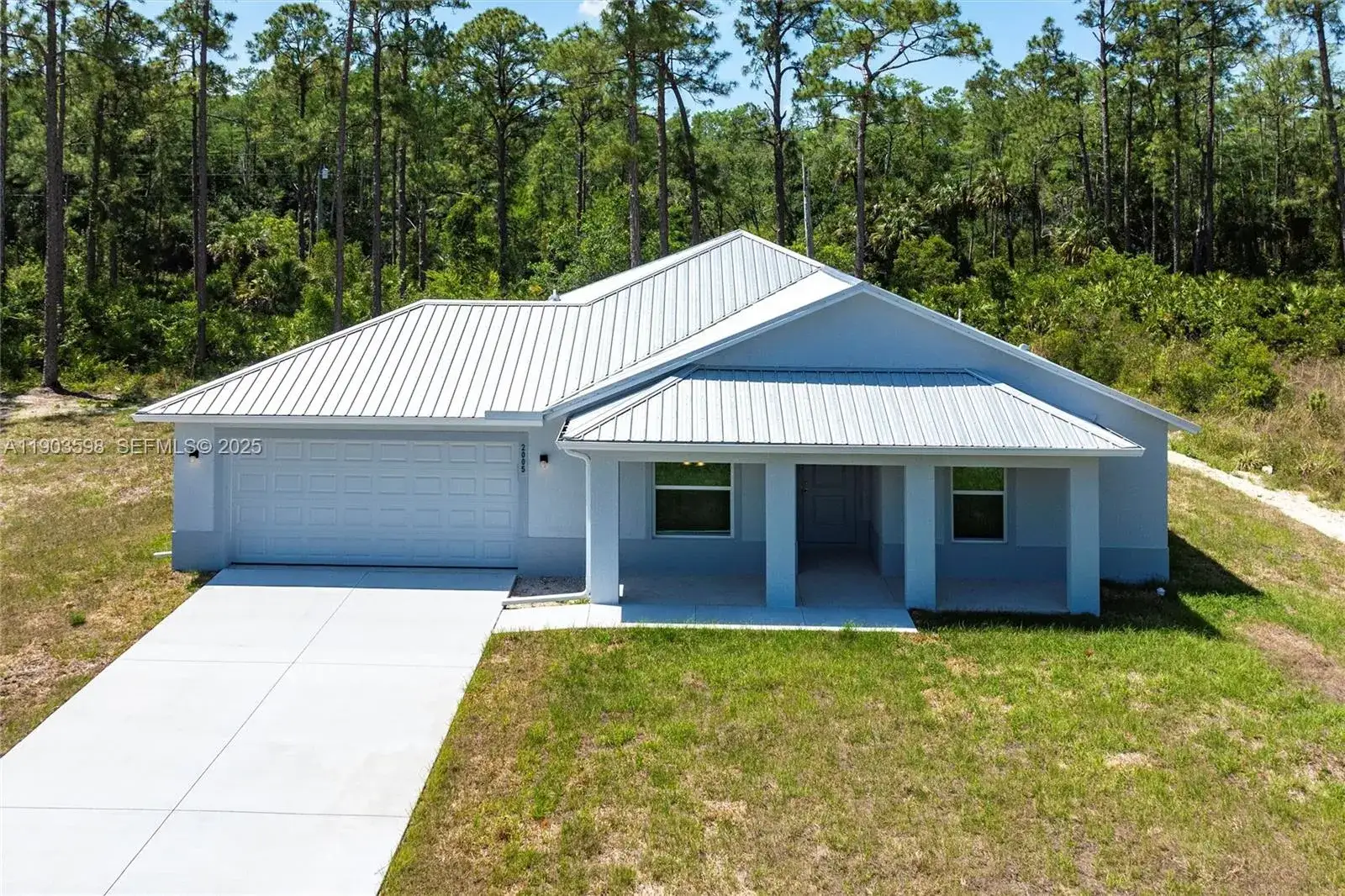 3 bedroom 2 bath Residential for sale at 2005 Rosa Ct, Lehigh Acres FL 33972