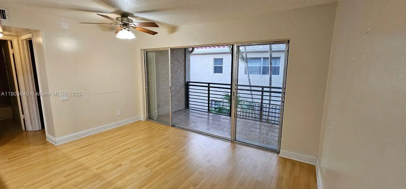 2 bedroom 2 bath Residential for sale at 5352 NE 6th Ave # G9, Oakland Park FL 33334