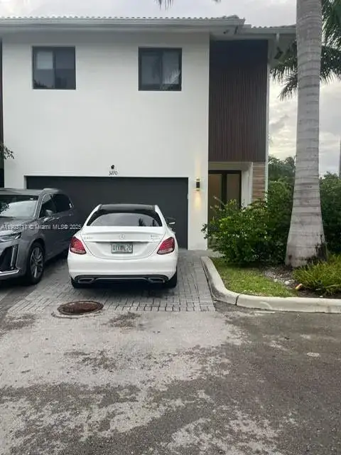 4 bedroom 2 bath Residential Lease for rent at 3270 SW 44th St, Dania Beach FL 33312