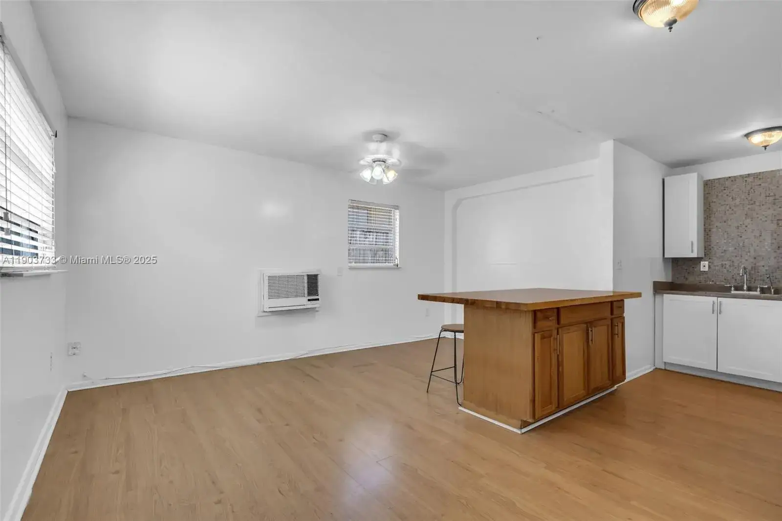 2 bedroom 1 bath Residential Lease for rent at 2809 SW 23rd Ter # 2807, Miami FL 33145