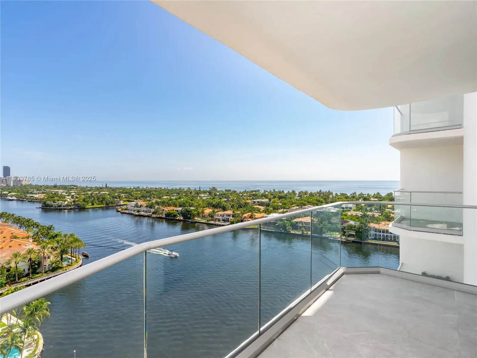 2 bedroom 2 bath Residential Lease for rent at 19707 Turnberry Way # 18K, Aventura FL 33180