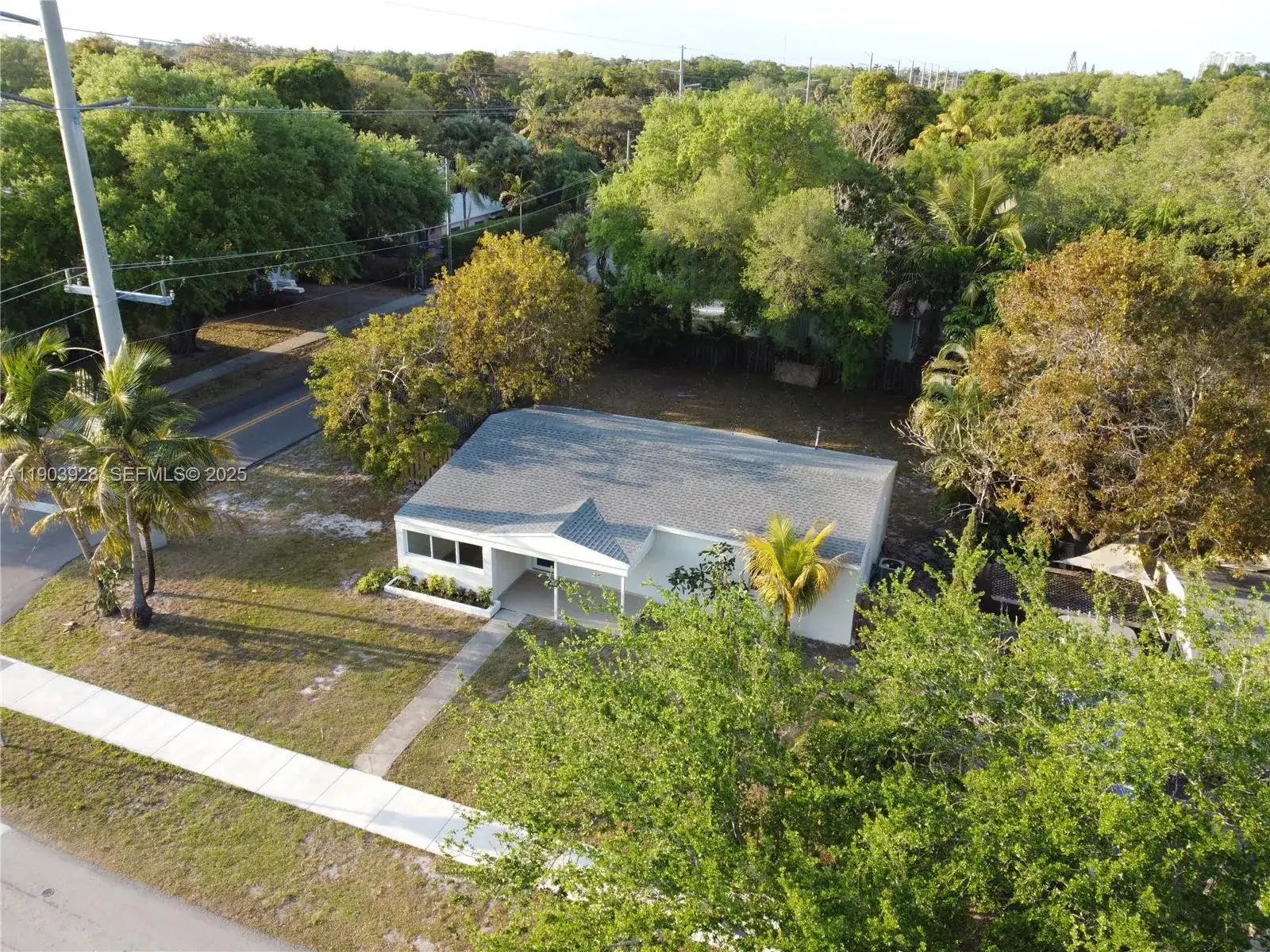 3 bedroom 2 bath Residential Lease for rent at 843 SW 20th St, Fort Lauderdale FL 33315