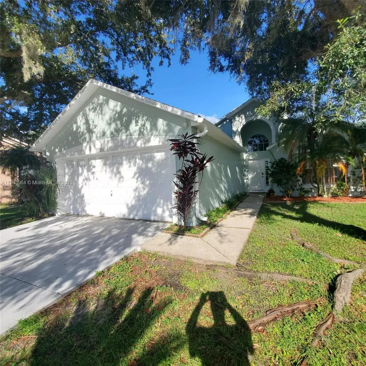 3 bedroom 2 bath Residential Lease for rent at 2505 Hybrid Ct, Kissimmee FL 34758
