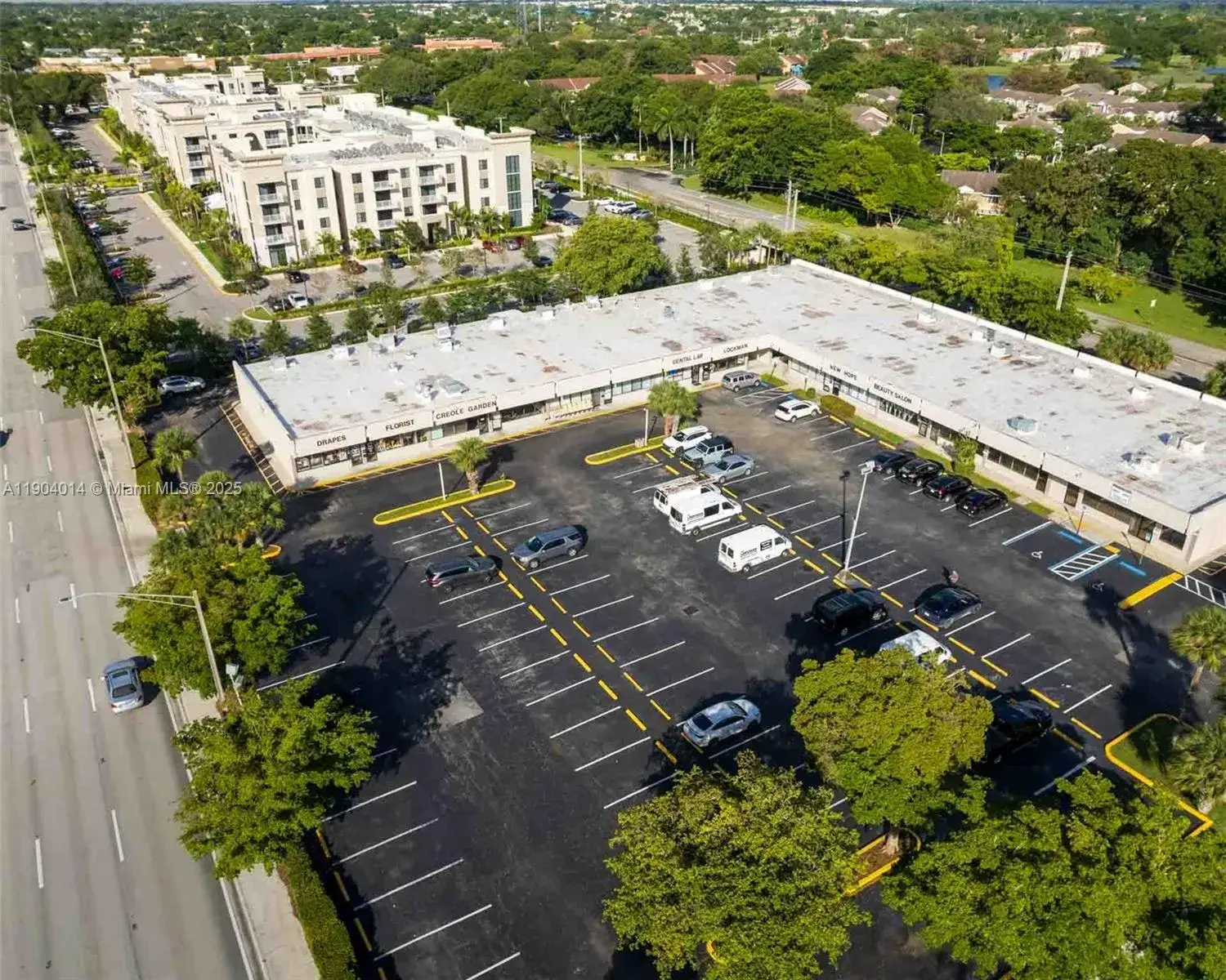 Commercial Sale for sale at 8415 W Mcnab Rd # 8415, Tamarac FL 33321