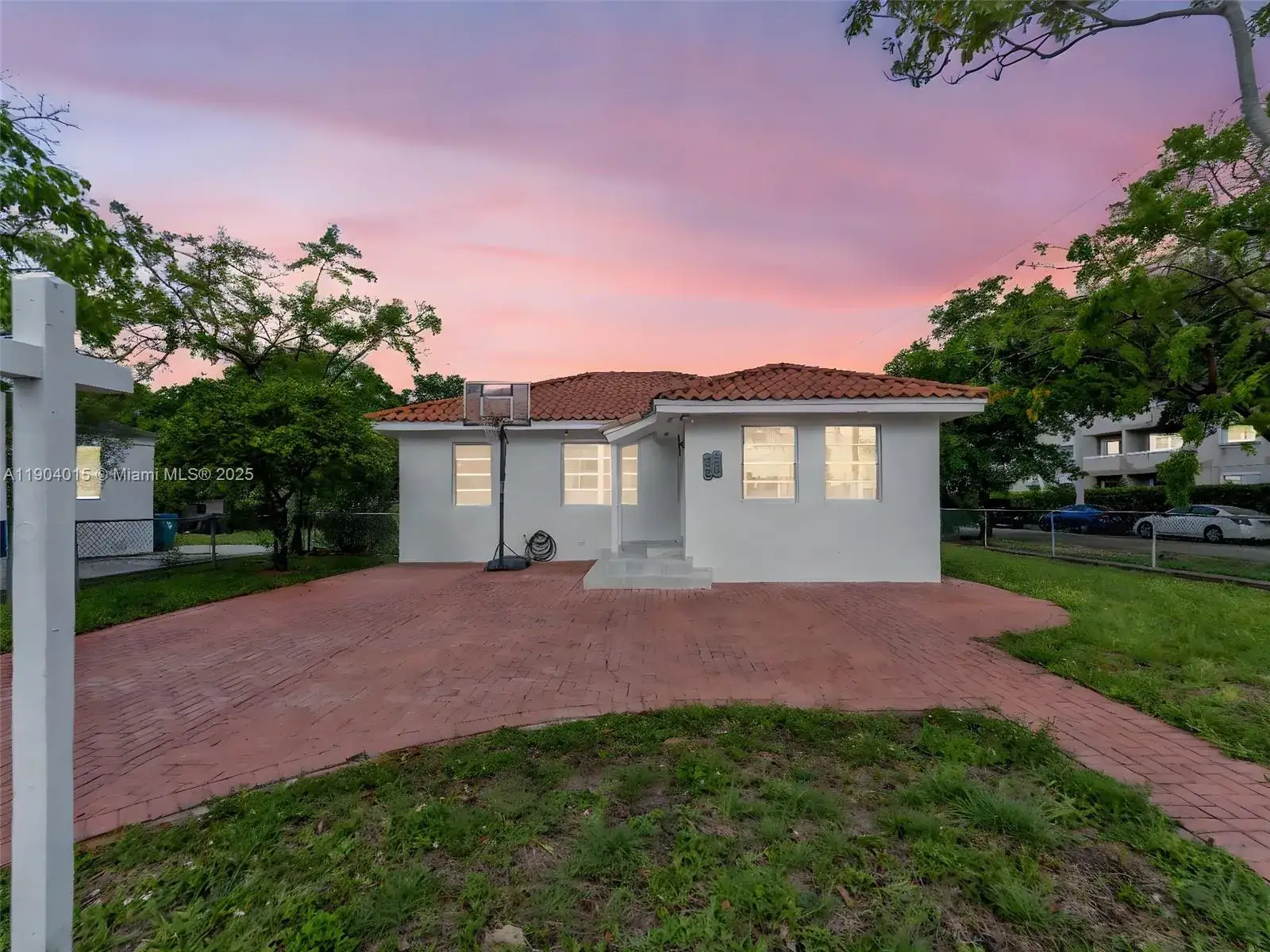 Residential Income for sale at 520 NW 32nd Pl, Miami FL 33125