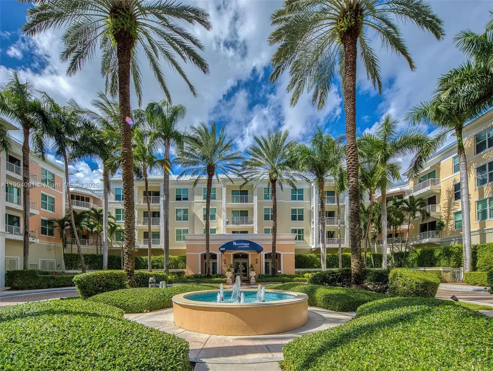 2 bedroom 2 bath Residential for sale at 802 W Windward Way # 411, Lantana FL 33462