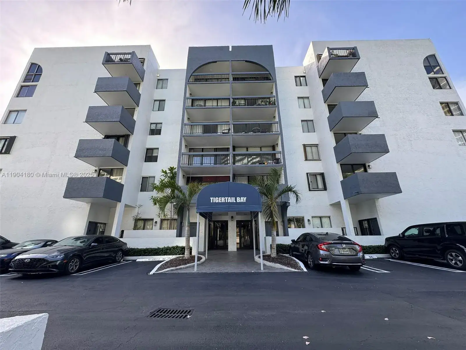 2 bedroom 1 bath Residential for sale at 2715 Tigertail Ave # 404, Miami FL 33133