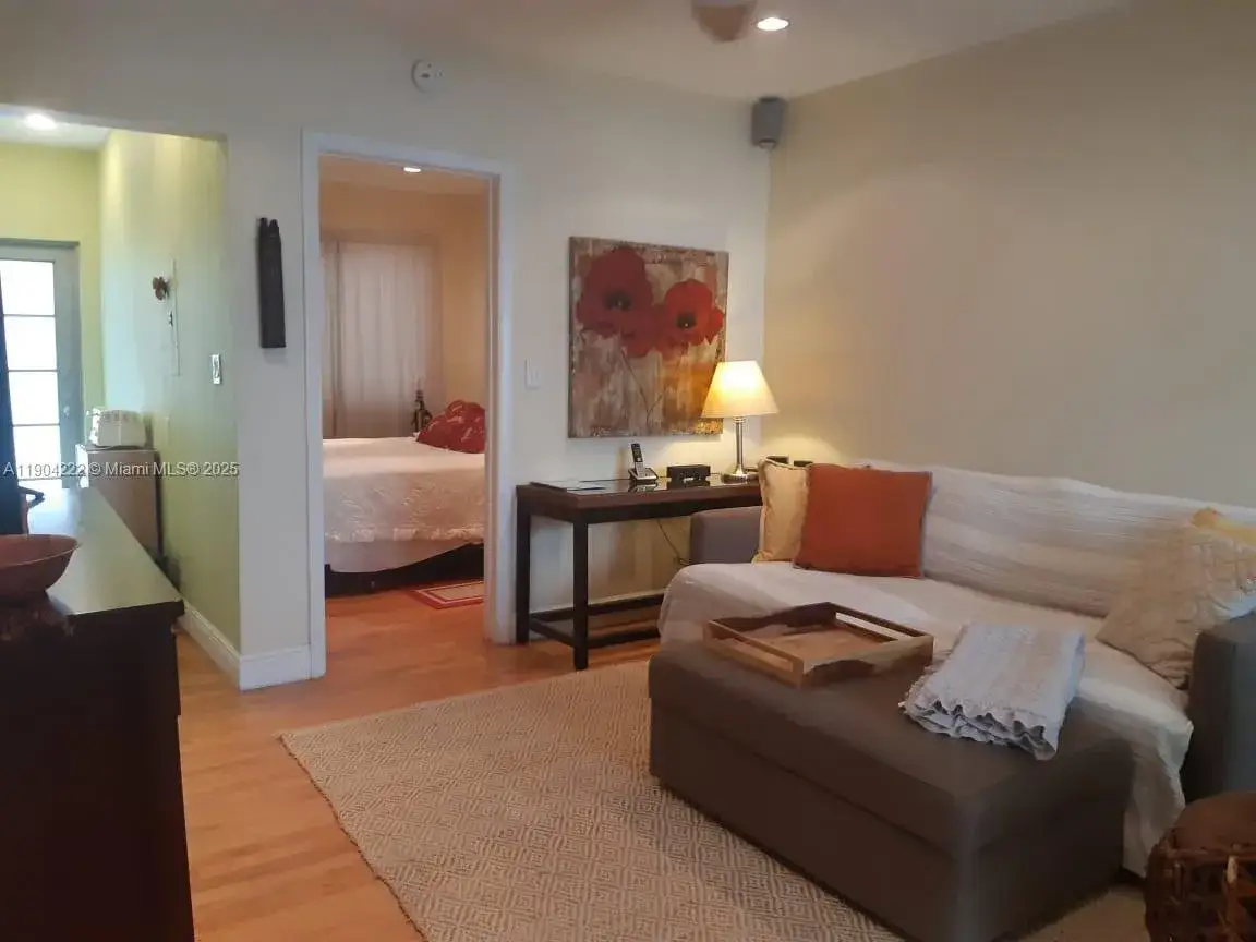 1 bedroom 1 bath Residential Lease for rent at 744 Lenox Ave # 3, Miami Beach FL 33139