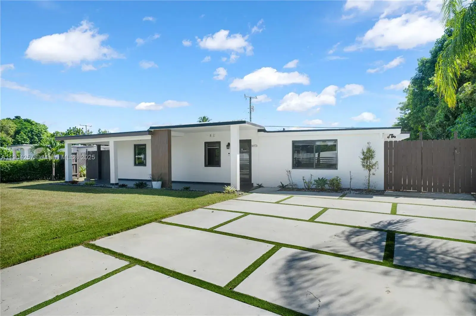 4 bedroom 3 bath Residential for sale at 14970 Leisure Dr, Homestead FL 33033
