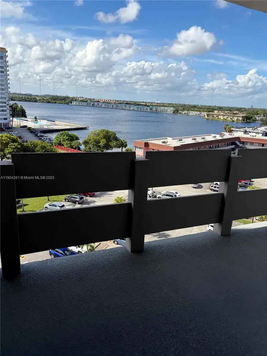 1 bedroom 2 bath Residential for sale at 1401 NE Miami Gardens Dr # 997, Miami FL 33179