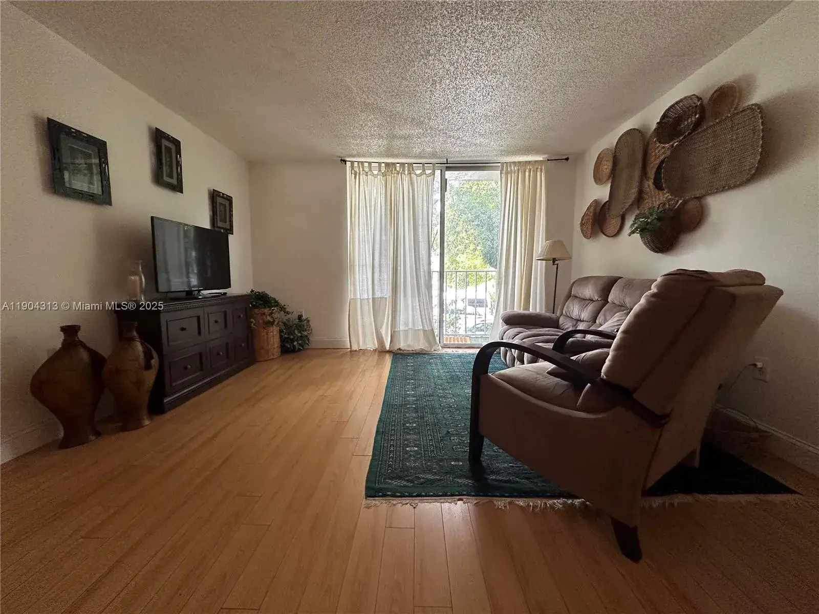 2 bedroom 1 bath Residential Lease for rent at 1720 NW N River Dr # 305, Miami FL 33125