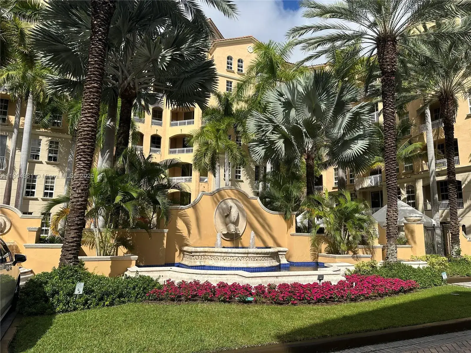 1 bedroom 1 bath Residential for sale at 3001 NE 185th St # 222, Aventura FL 33180