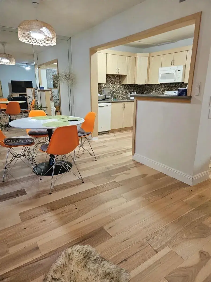 1 bedroom 1 bath Residential for sale at 246 Dorset F # 246, Boca Raton FL 33434