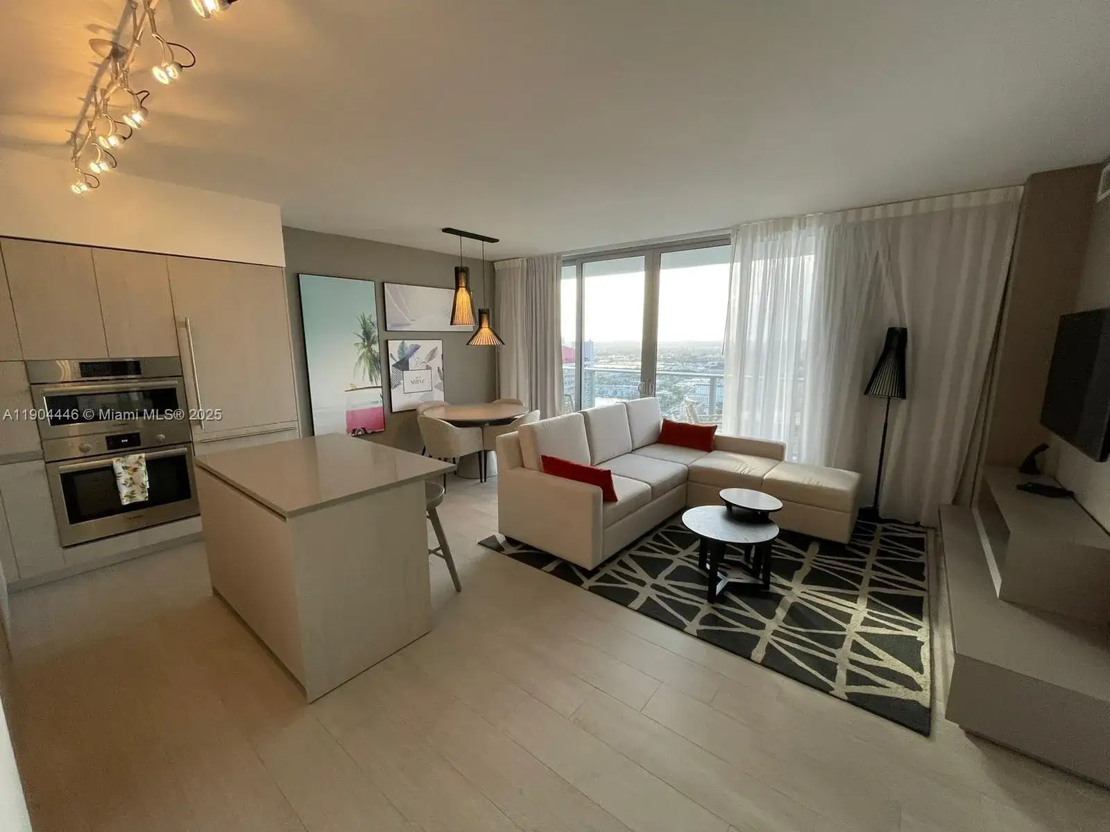 1 bedroom 1 bath Residential for sale at 4010 S Ocean Dr # R3306, Hollywood FL 33019