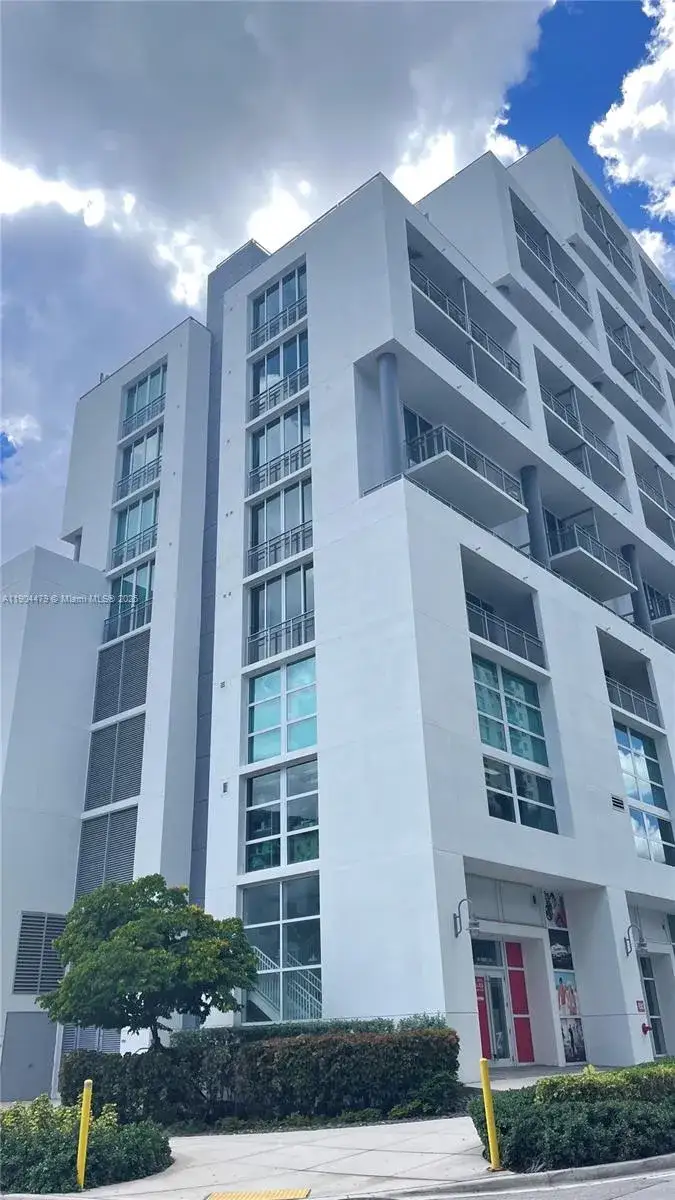 1 bedroom 1 bath Residential for sale at 350 NE 24th St # 404, Miami FL 33137