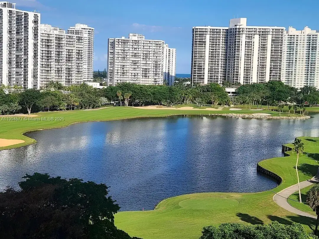 2 bedroom 2 bath Residential for sale at 20355 NE 34th Ct # 1022, Aventura FL 33180