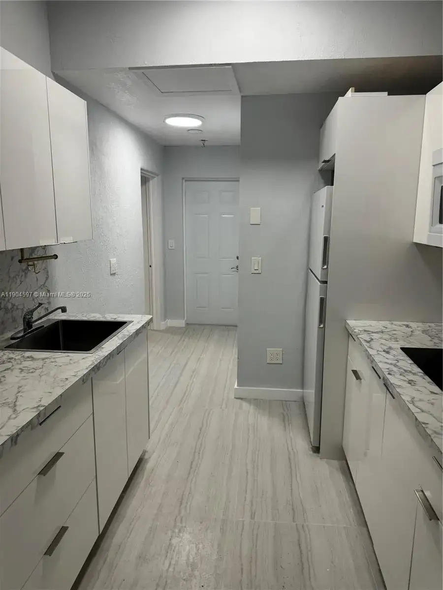1 bedroom 1 bath Residential Lease for rent at 1101 NW 32nd Pl, Miami FL 33125