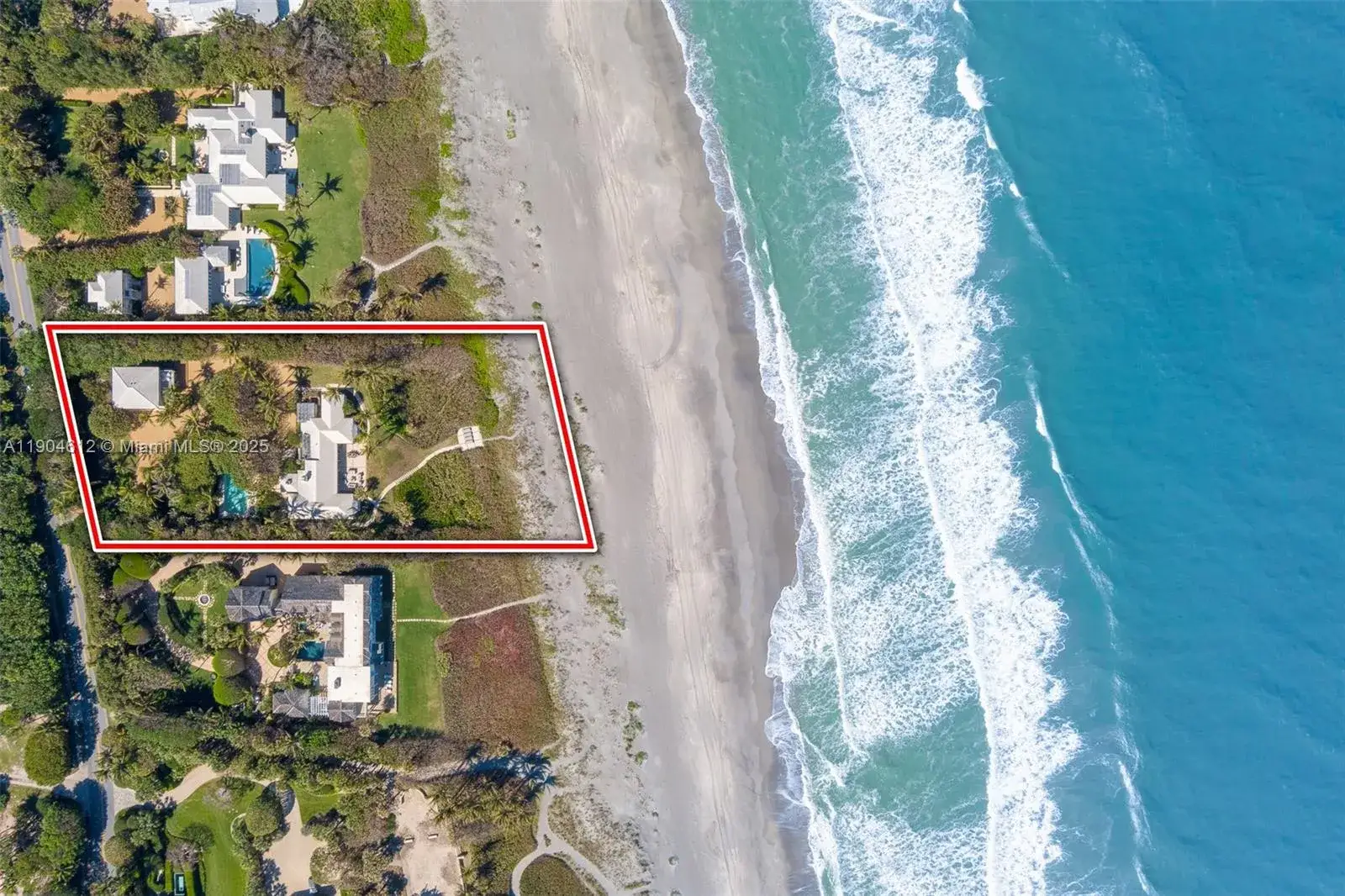 5 bedroom 5 bath Residential for sale at 247 S Beach Rd, Jupiter Island FL 33455
