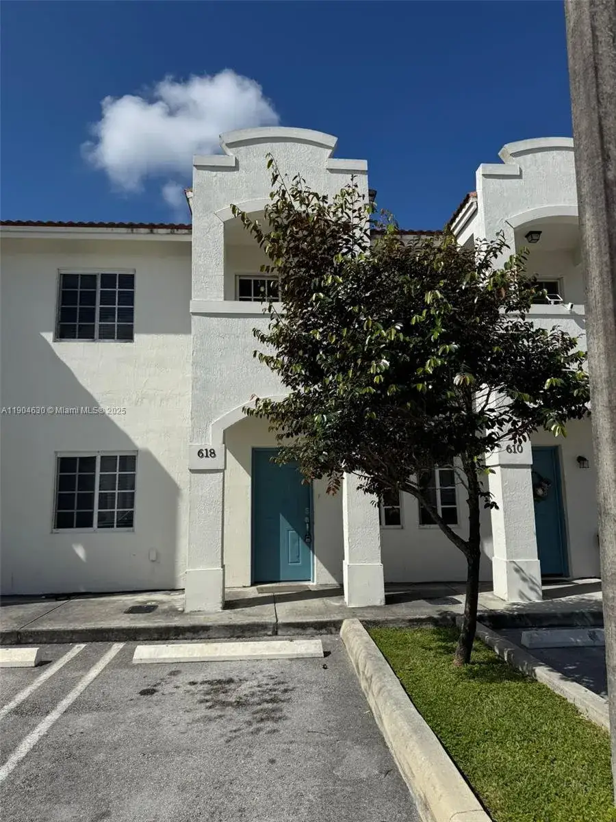 3 bedroom 2 bath Residential Lease for rent at 618 SW 2nd Pl, Florida City FL 33034