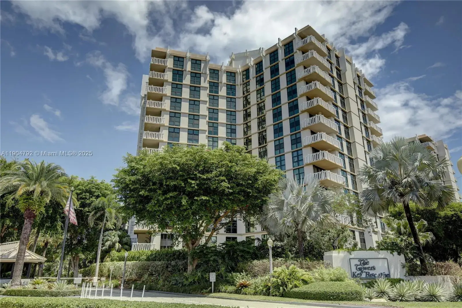 3 bedroom 2 bath Residential Lease for rent at 1121 Crandon Blvd # D608, Key Biscayne FL 33149