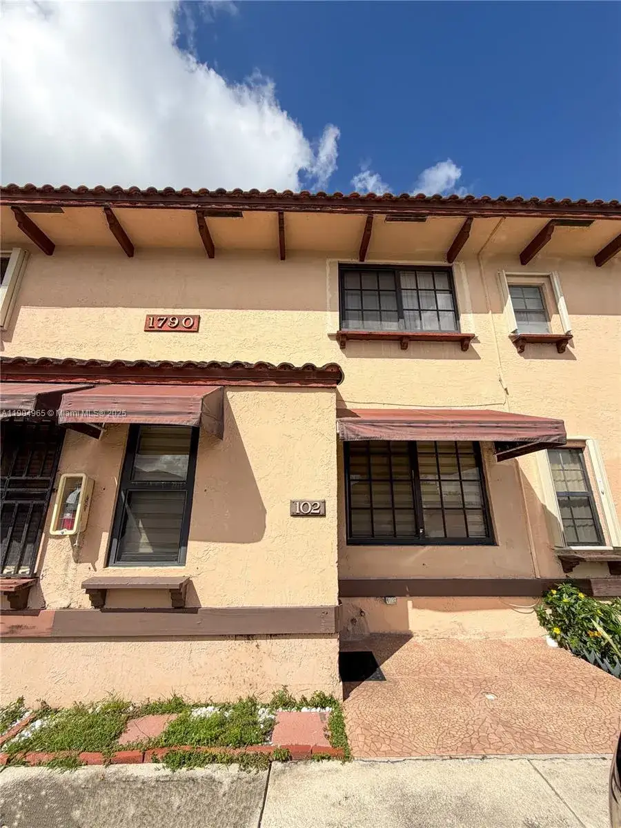 3 bedroom 2 bath Residential for sale at 1790 SW 122nd Pl # X, Miami FL 33175