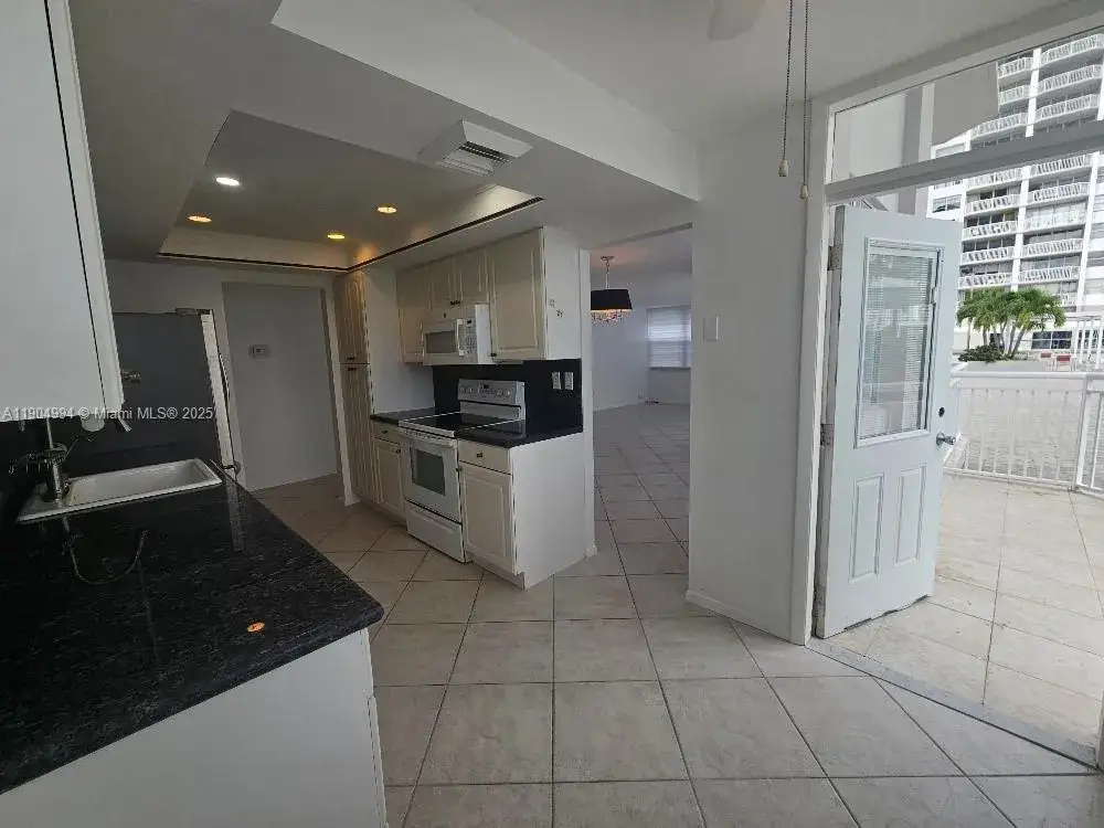 2 bedroom 2 bath Residential for sale at 18041 Biscayne Blvd # 204, Aventura FL 33160