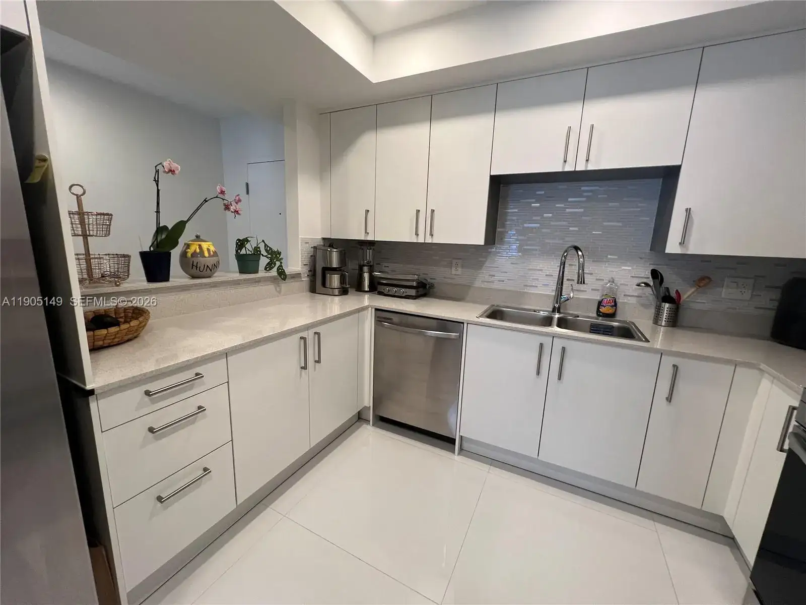 2 bedroom 2 bath Residential for sale at 10950 NW 82nd St # 420, Doral FL 33178