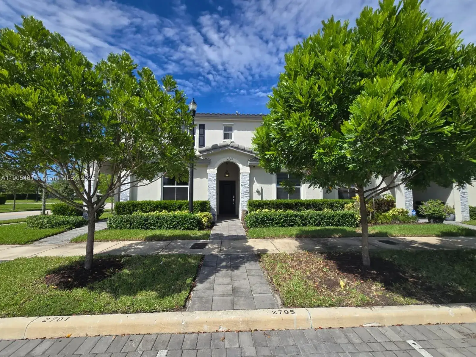 3 bedroom 3 bath Residential for sale at 2705 SE 15th St, Homestead FL 33035