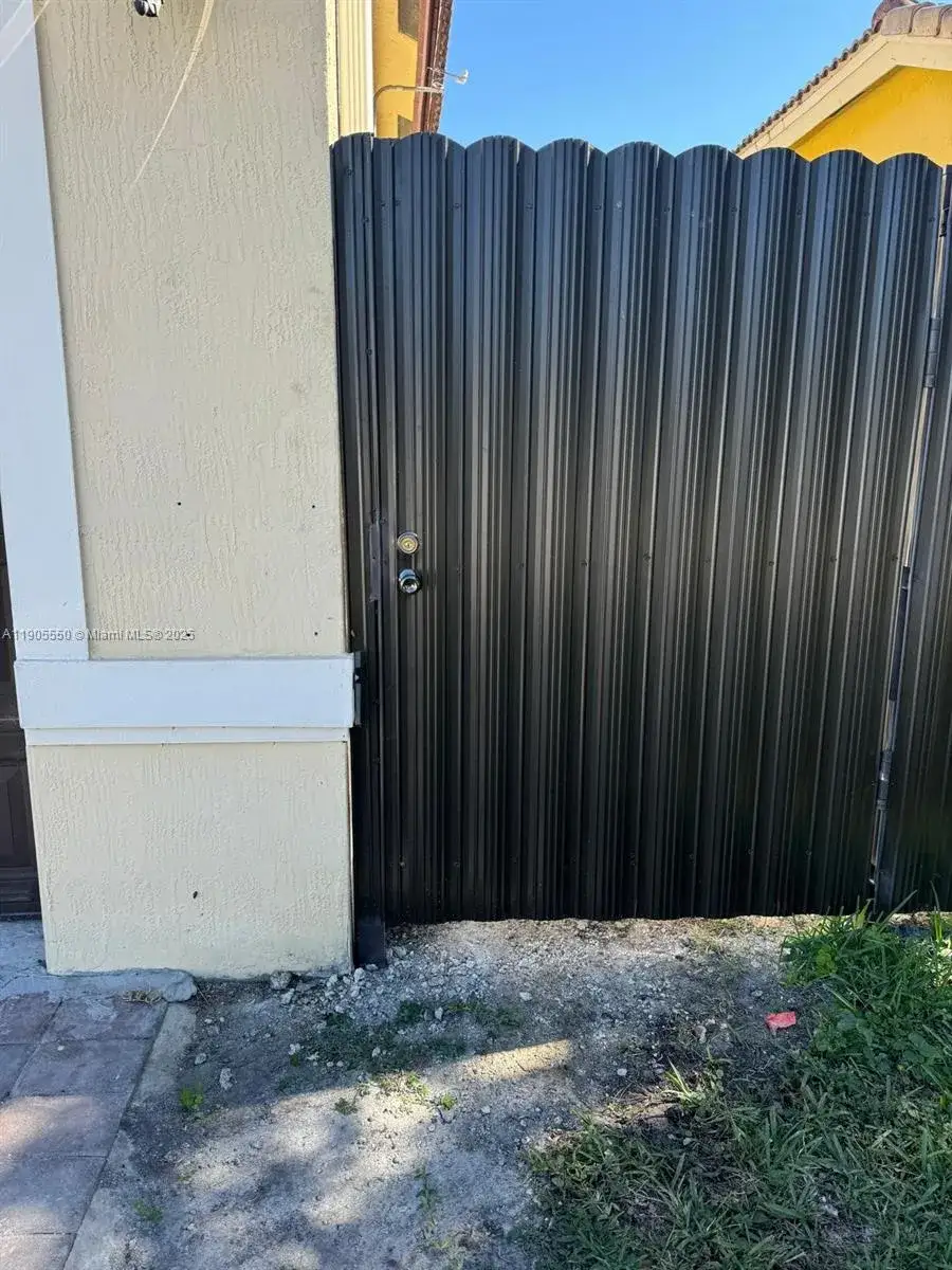 1 bedroom 1 bath Residential Lease for rent at 29621 SW 165th Ct # 0, Homestead FL 33033