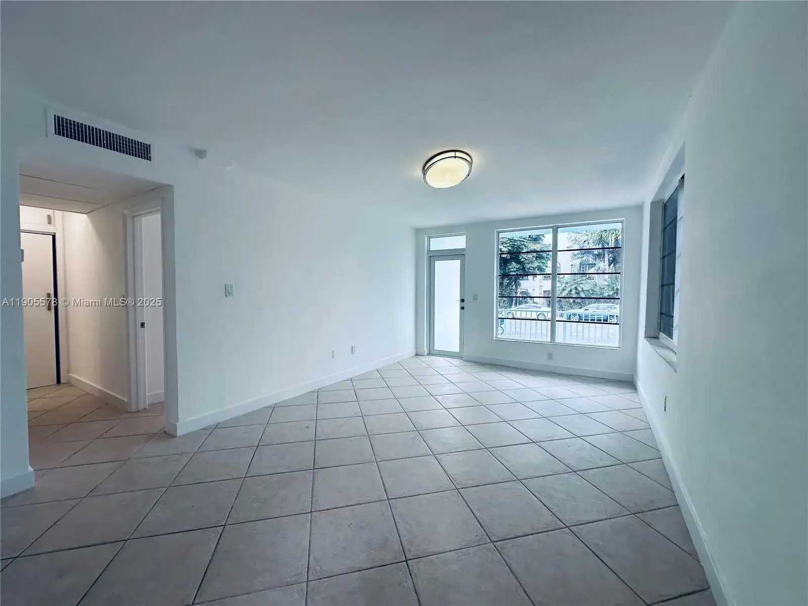 1 bedroom 1 bath Residential for sale at 1150 Euclid Ave # 104, Miami Beach FL 33139