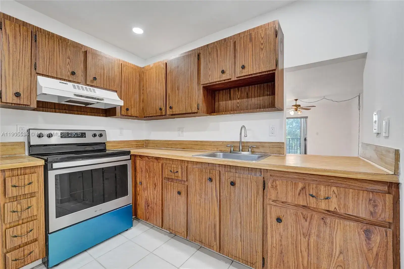 2 bedroom 2 bath Residential for sale at 7541 NW 16th St # 1310, Plantation FL 33313