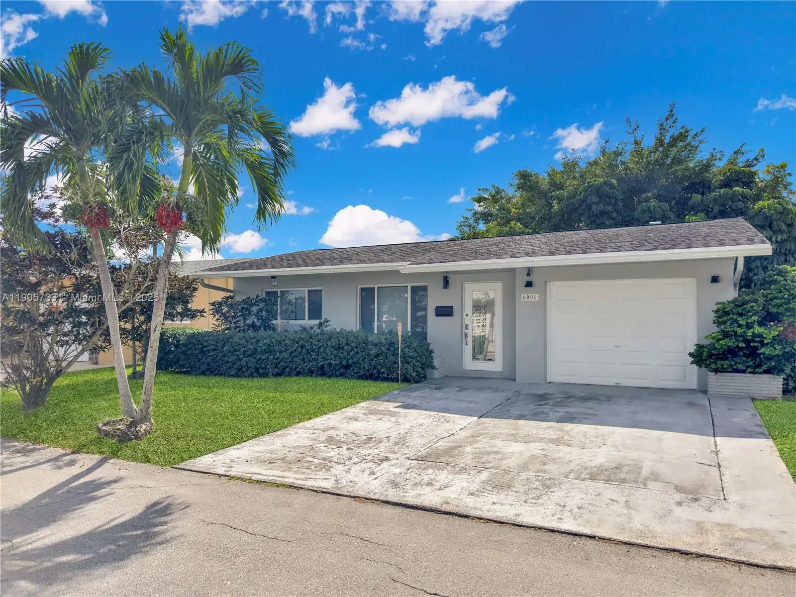 2 bedroom 2 bath Residential for sale at 6001 NW 71st Ave, Tamarac FL 33321