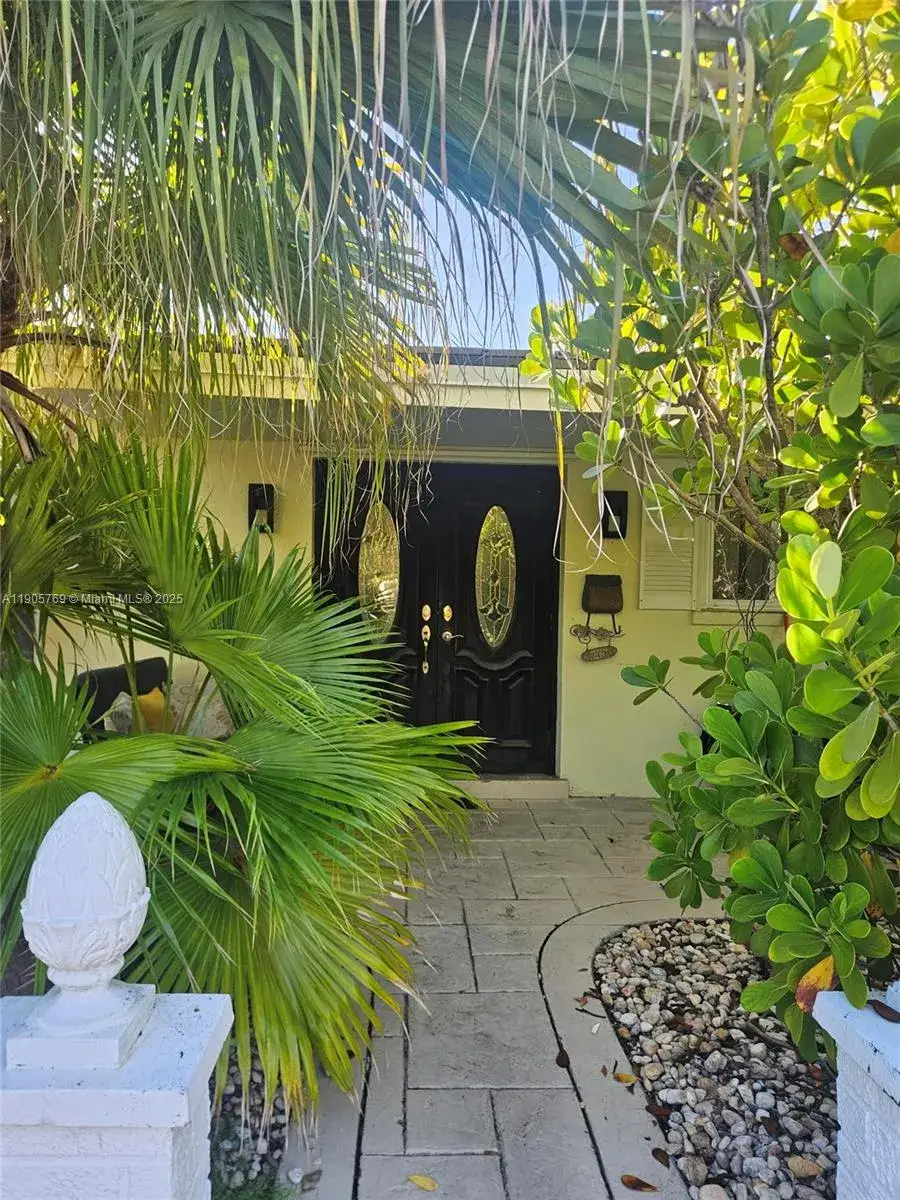 3 bedroom 2 bath Residential for sale at 4521 NE 15th Ter, Oakland Park FL 33334