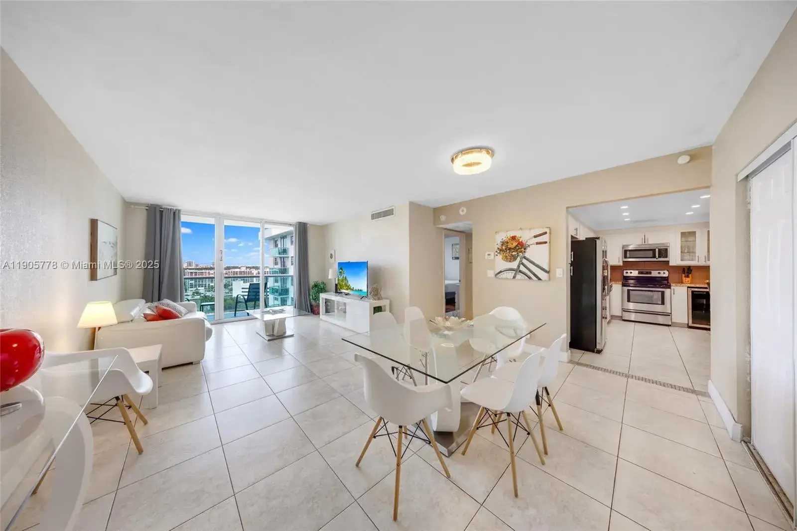 1 bedroom 1 bath Residential for sale at 3801 S Ocean Dr # 15R, Hollywood FL 33019