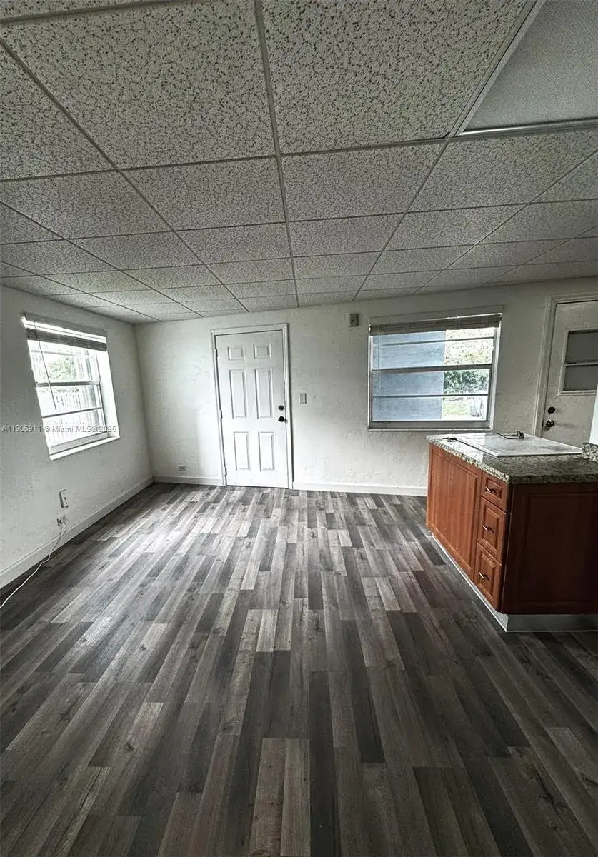 2 bedroom 2 bath Residential Lease for rent at 1610 NW N River Dr # 112, Miami FL 33125