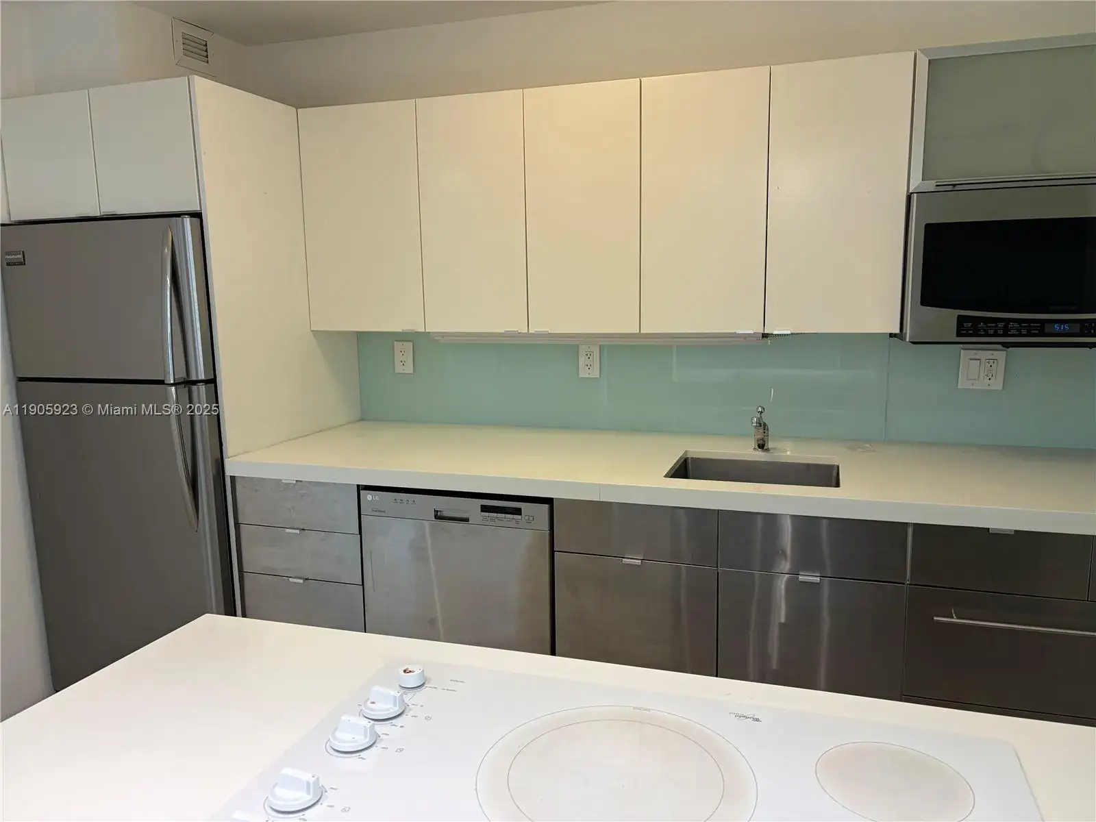 2 bedroom 2 bath Residential Lease for rent at 100 Bayview Dr # 222, Sunny Isles Beach FL 33160