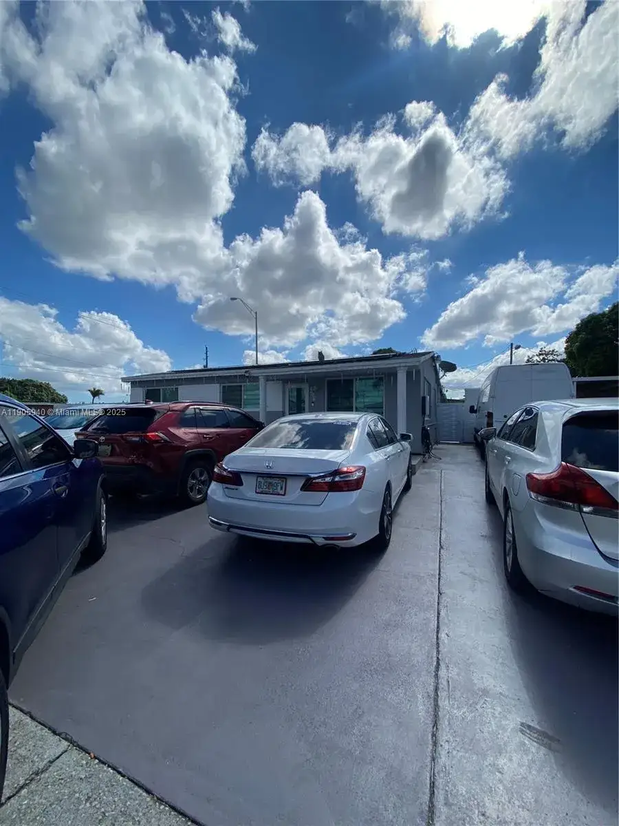 4 bedroom 4 bath Residential for sale at 398 E 56th St, Hialeah FL 33013